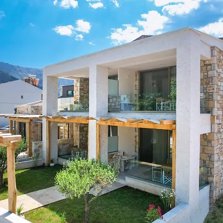 Hotel apartamentowy Brothers & 3*